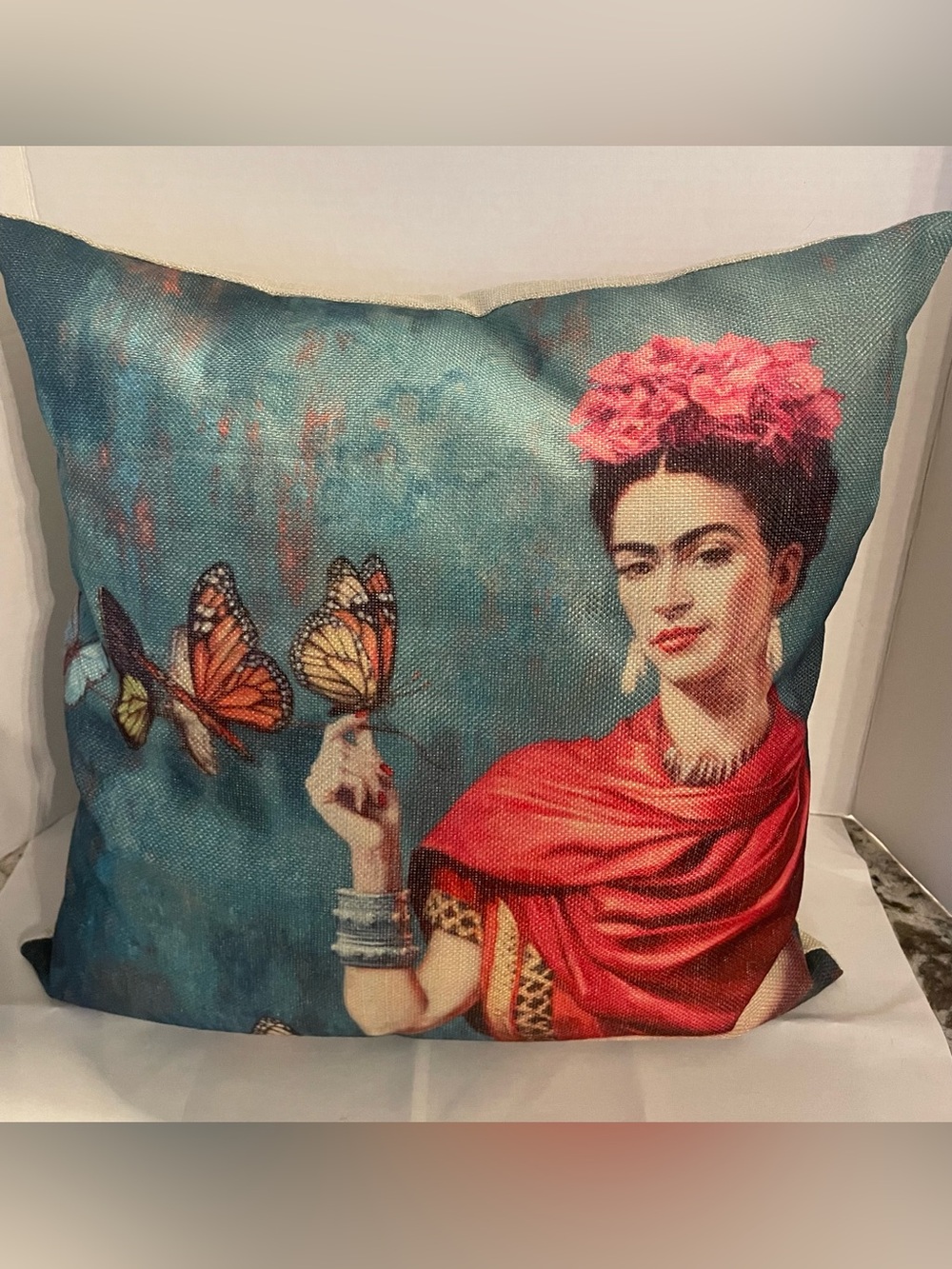 Frida Kahlo Decorative Throw Pillow – Monarch Butterflies (filled), zipper